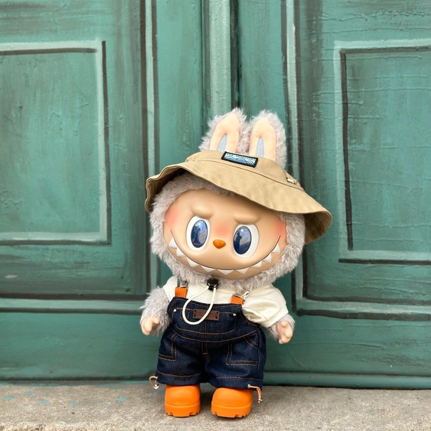 Labubu Fall in wild plush doll with key chain (preorder in 3 days)